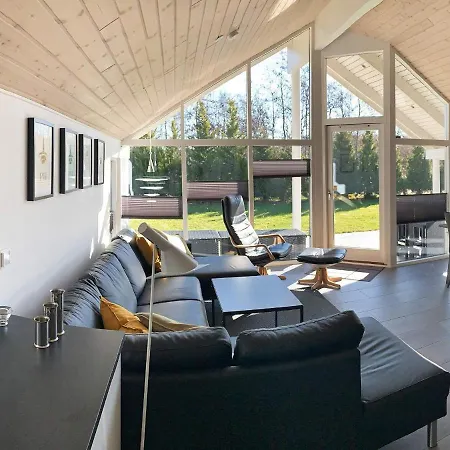 Holiday home 10 Person In Vaeggerlose-by Traum
