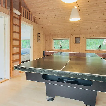 10 Person In Vaeggerlose-by Traum Boto By