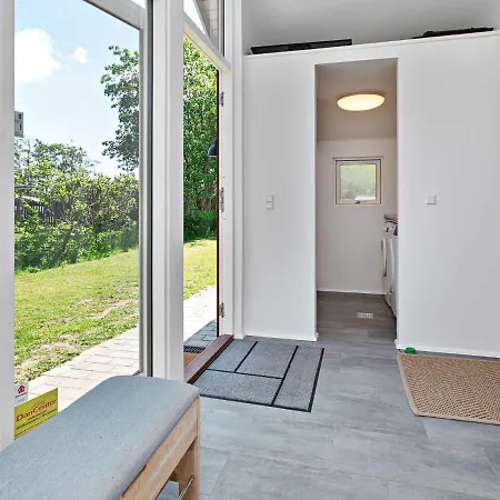 10 Person In Vaeggerlose-by Traum